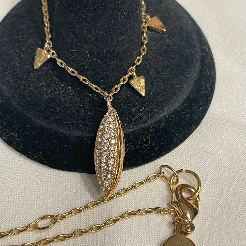 Stella&Dot original 21" Aurora necklace, Gold reverses to diamonds. Smoke free.